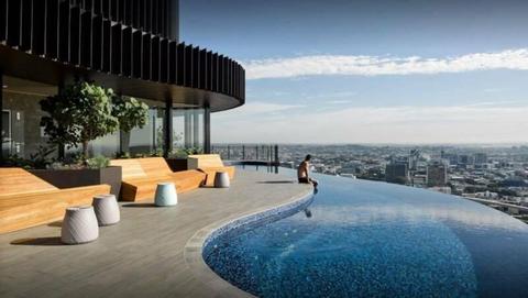 Executive, Resort Style Luxury in Brisbane CBD | Rooftop infinity pool