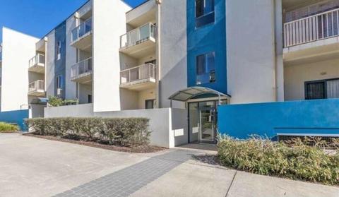 Big room with balcony at Belconnen(near Westfield)