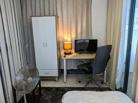 Small own Room for Rent Near Town Hall Non Smoker