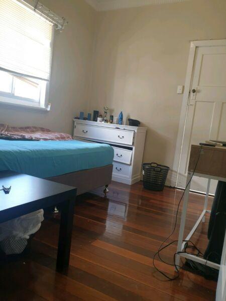 Single furnished room in CBD rent includes bills