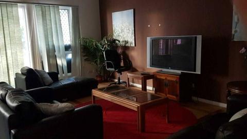 ROOM FOR RENT GOLD COAST LABRADOR 150 P/W BILLS INCLUDED
