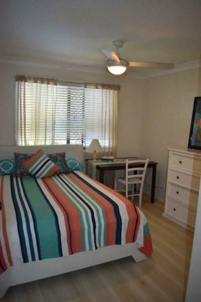 Room to let in Beautiful Molloolaba