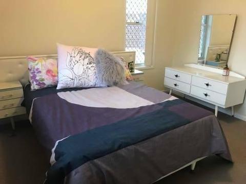 Furnished Room with Unlimited Internet, Aspley