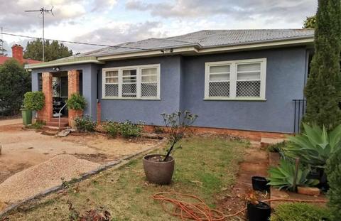 Females Only Share house Room for Rent Close to CBD Newtown Toowoomba