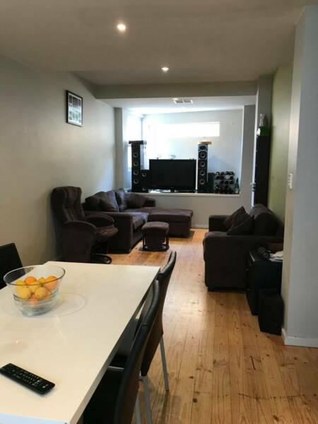Looking for clean and friendly housemate in shared townhouse
