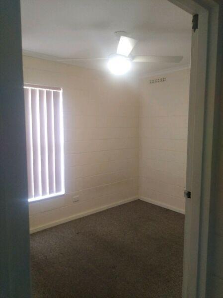 Flat two bedrooms one single for share