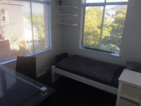 Single Room in Battery Point!