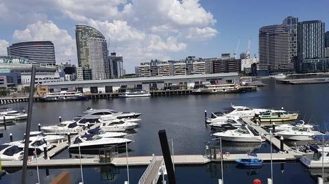 (Docklands) Ocean view, Twin room to share for a female