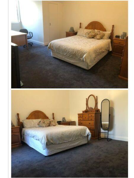 Large double room Queen Victoria Market, Melbourne. Ideal for COUPLE