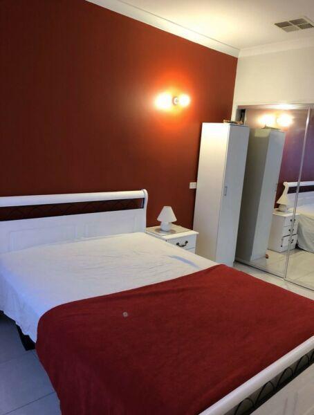 Bright, Cozy, private 1 bedroom in Tarniet for single person