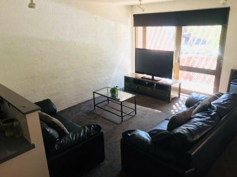 Sunny & furnished room - near Errol st, RMH, Melb Uni, VIC market