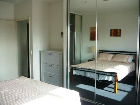 Room in 2 BDR 2 BTH / Perth CBD
