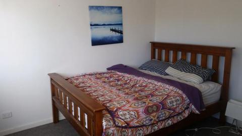 Large furnished room in North Coogee