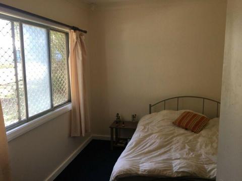 Bright room in margs town centre