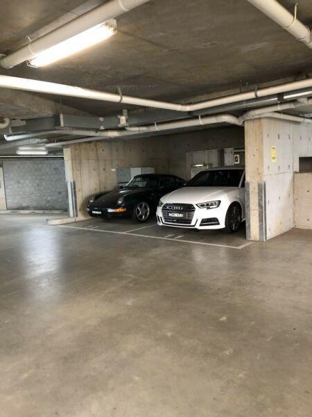 Secure parking spot in Bellevue Hill shops
