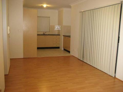 Fully furnished 2 bedroom apartment ($660wk) in Chippendale. Avail now