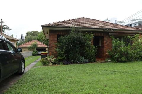 2 plus 1 bedroom full brick house for rent in Parramatta