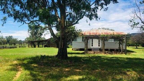 Four bedroom renovated Country Cottage for rent in the Dumaresq Valley