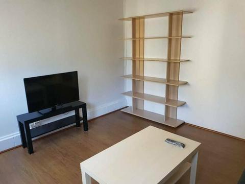 Furnished 2BR House in Wentworthville - Walk to station and shops