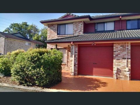 (1 week Rent Free) $400 pw Eight Mile Plains Townhouse