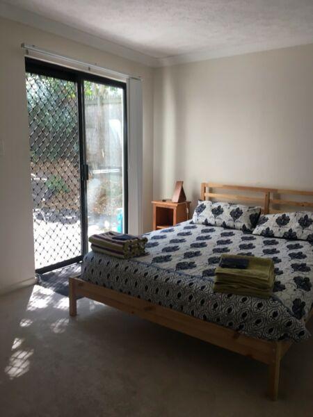 2 Bedroom fully furnished apartment-East Brisbane