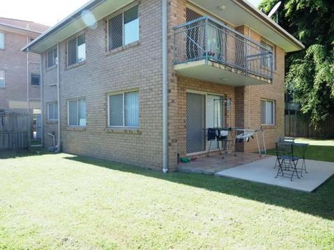Coorparoo lease transfer. Perfect location & Price