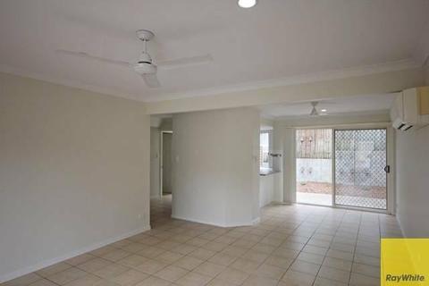 THREE WEEKS RENT FREE!! - Air Conditioned and Modern Townhouse
