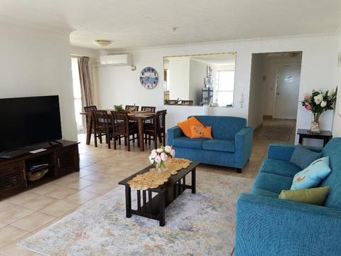 SURFERS CHALET - Have a Break - 2 Bed, 2 Bath Opposite the Beach
