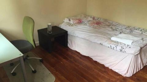 Include bills and furniture 1 room for rent , Close box hill shopping