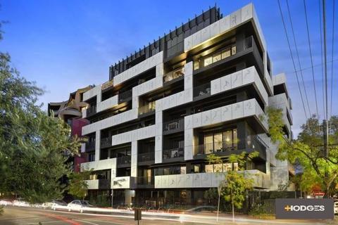 Lease Transfer South Melbourne Apartment (2 bed, 2 bath, 1 car space)