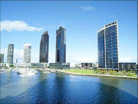DOCKLANDS waterfront apartment