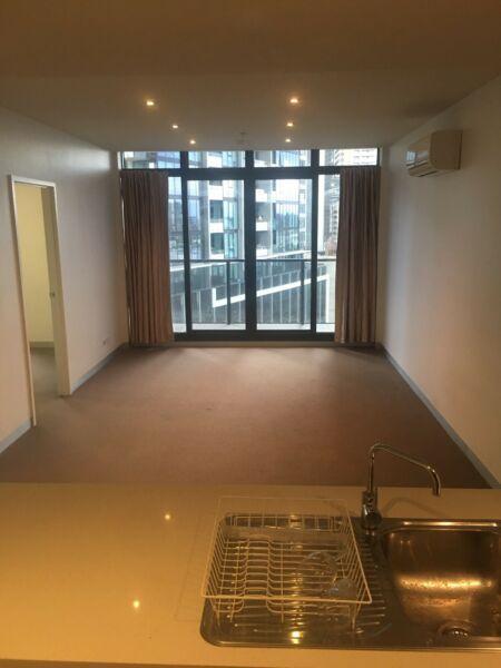 Unfurnished 2 bed, 1 bath apartment in Southbank for lease