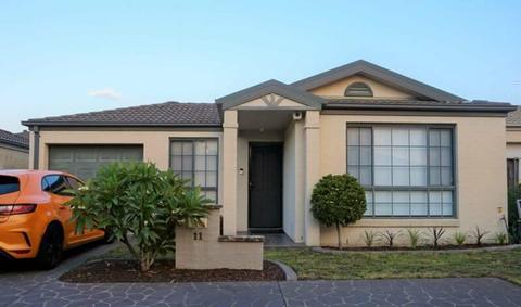 House for sale in Parklea. Close to Stanhope, Quakers Hill, Ponds
