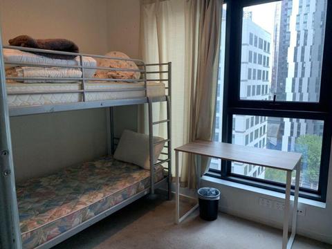 Melbourne Central triple sharing room Available