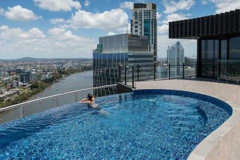 FULLY FURNISHED 2 BED 2 BATH IN BRISBANE CBD - SHORT -MID TERM WELCOME