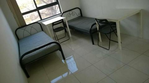 City-next central station room for rent
