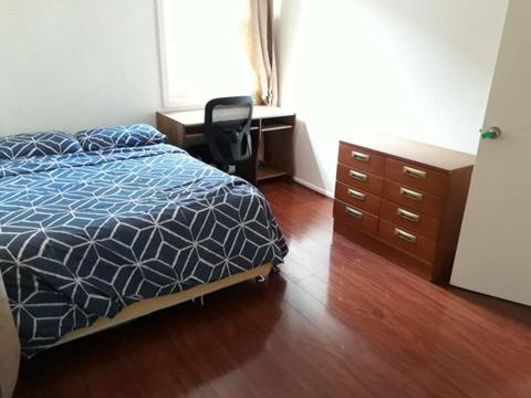 Furnished bedrooms for rent in Lane Cove North, easy commute to CBD