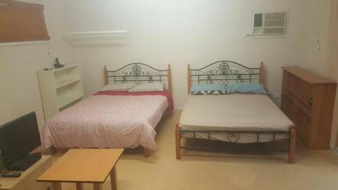 Ingleburn - Large Guest room RENT furnished