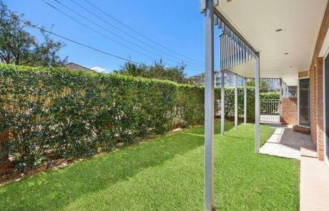 Room for rent In Cronulla Beach Townhouse