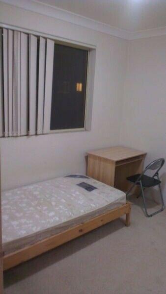 Private bedroom, 5 minutes walk to Parramatta station