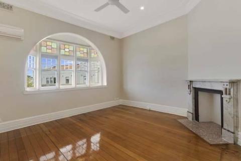 Master Bedroom for Rent Military Road NSW - Female Flatshare