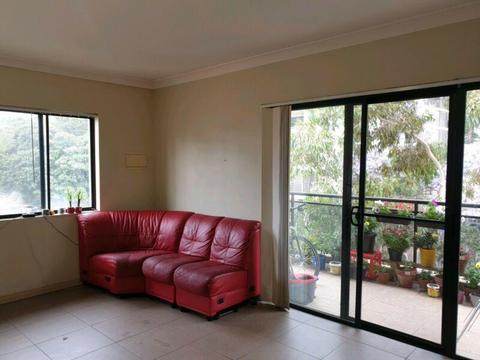 Fully furnished room in Parramatta close to station