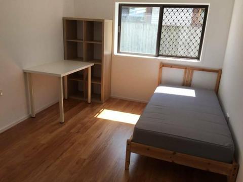 Single Bedroom $110/w Close to Murarrie Train Station