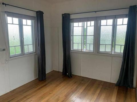 Large room available in house 2 blocks from Cairns Esplanade