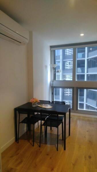 Melbourne CBD Own Room two people welcome 280/w