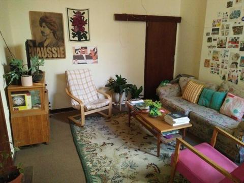 Richmond room in friendly house available immediately