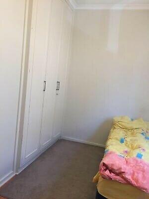 Private clean furnished room in St Kilda East - no bills or bond