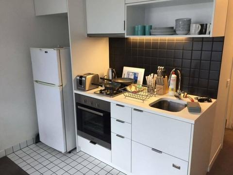 Female shared room for $140 next to Melbourne Central