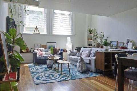 Housemate wanted in a cozy, bright 2 bedroom loft Melbourne CBD