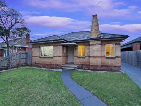 Room for rent in oakleigh south close to monash uni